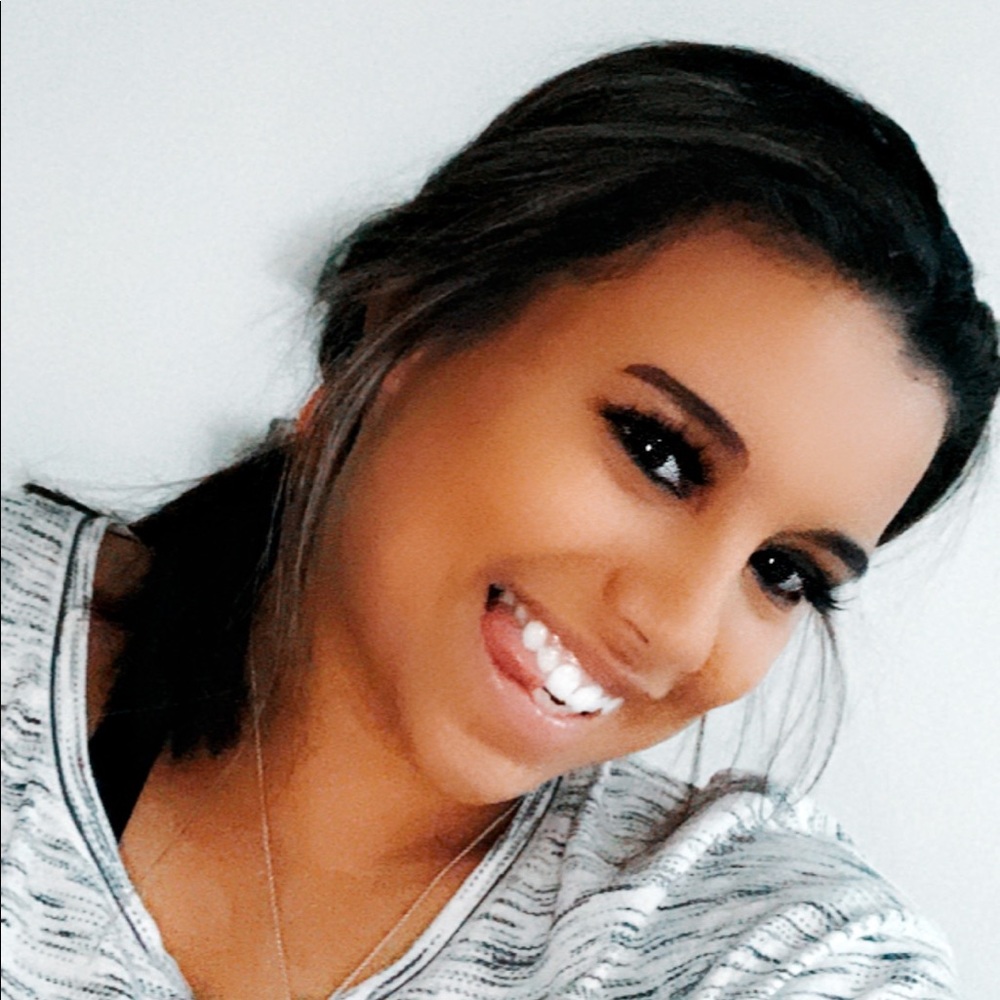 Meet your Posher, Camille